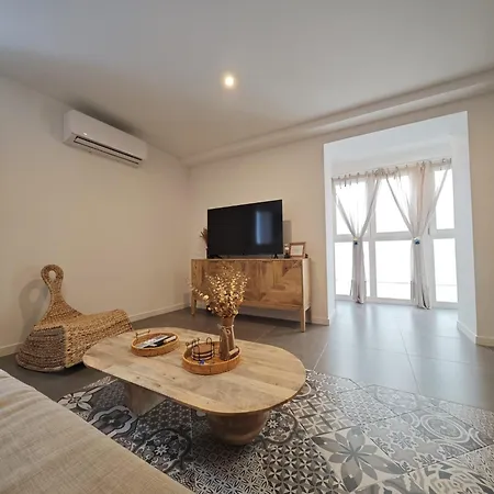 Apartamento El Tanguillo Little